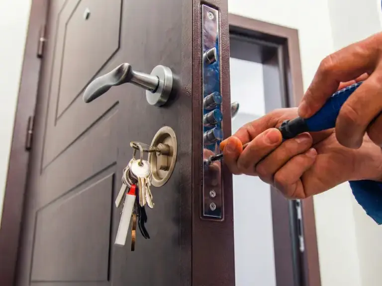 Porta blindada em Contagem – instalação e manutenção